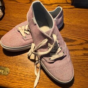 NWOT Vans lo pro Pink textured Canvas Sneakers with White Laces